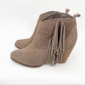 Steve Madden Cian Fringed Suede Ankle Boots